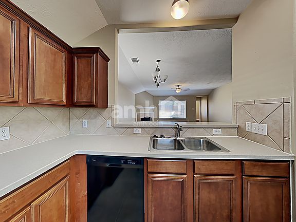 3rd image of 2513 Cloudcroft Dr