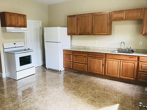 2nd image of 152 Superior St #1