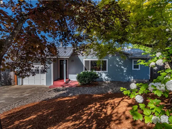420 NW Elizabeth Ave, Winston, OR 97496