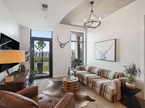 1510 Demonbreun St APT 701, Nashville, TN 37203