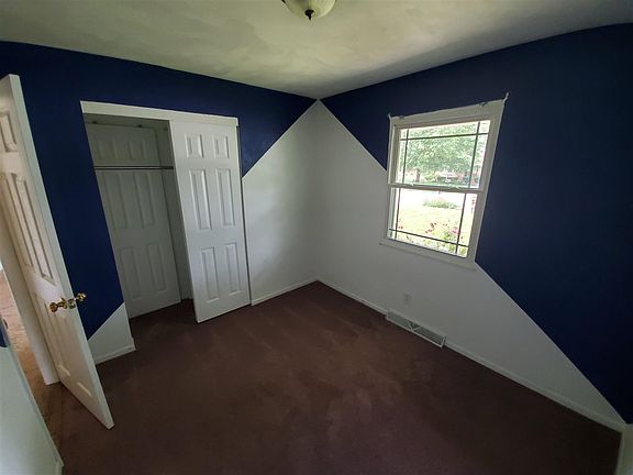 3rd image of 521 Glyn Ellen Dr