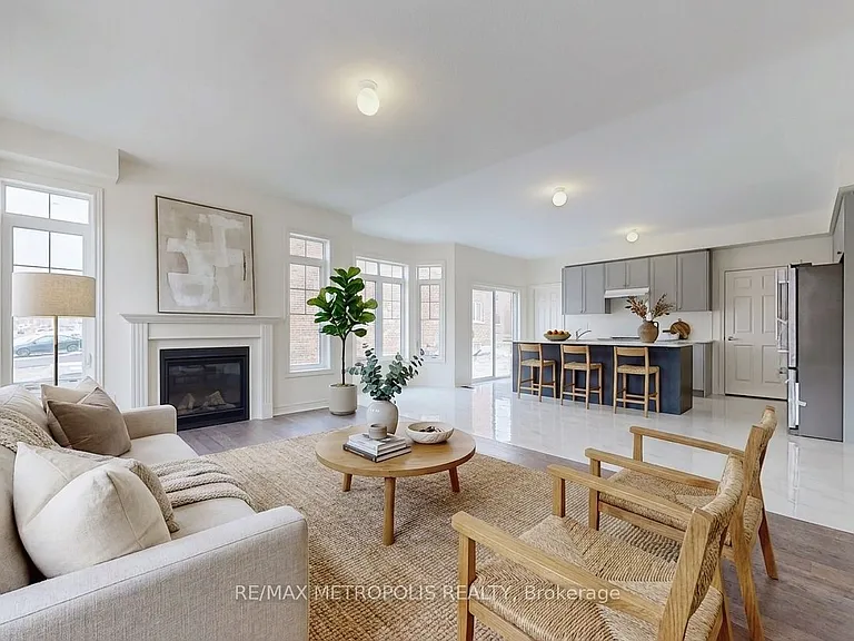 647 Fleetwood Dr — Photo 13