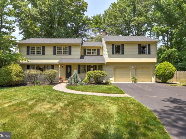 12 Yorktowne Ct, Princeton Junction, NJ 08550