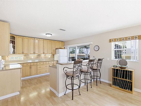 5th image of 3135 Sunset Cir