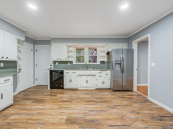 4th image of 36 Maple Lane