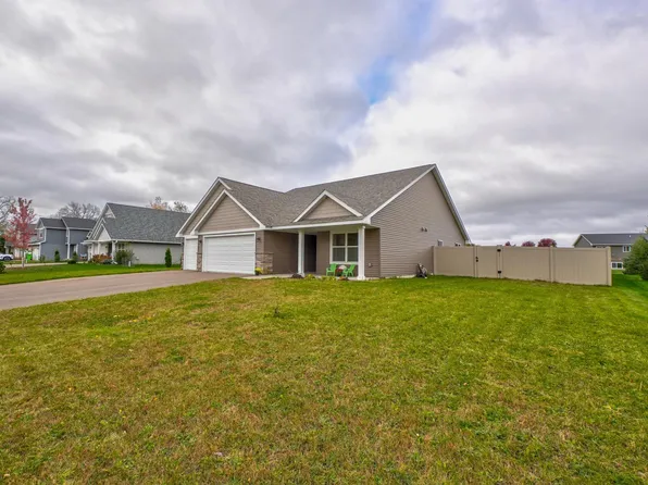 1343 Creekwood Dr, New Richmond, WI 54017