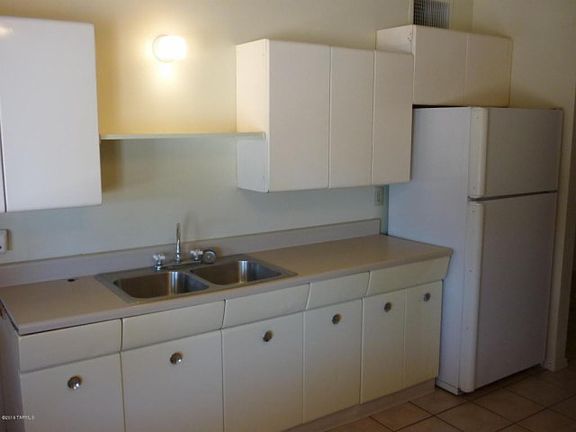 4th image of 312 S Avenue B