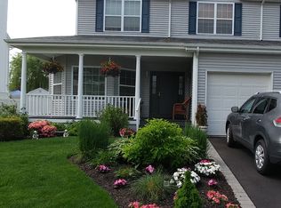 134 Rivendell Ct, Melville, NY 11747