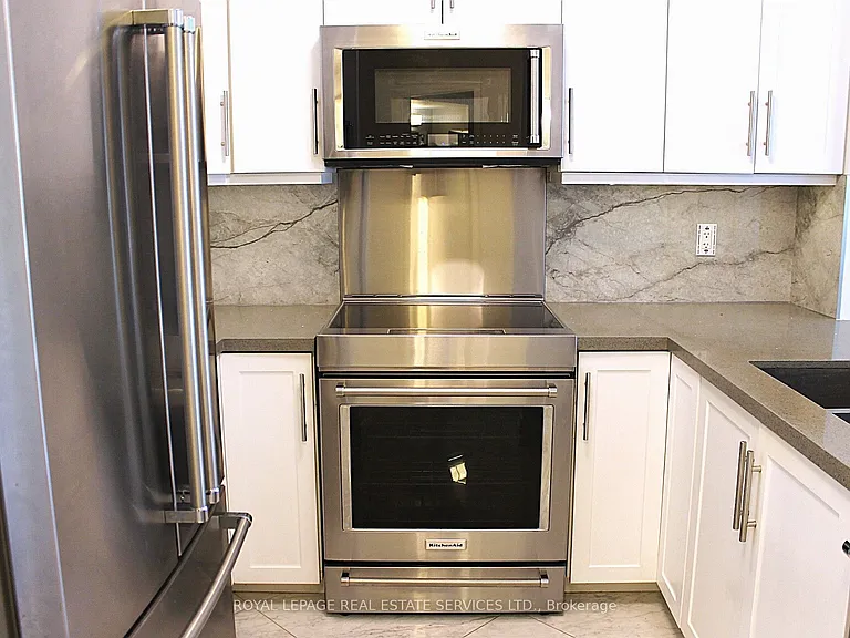 2269 Lake Shore Blvd W #307 — Photo 4