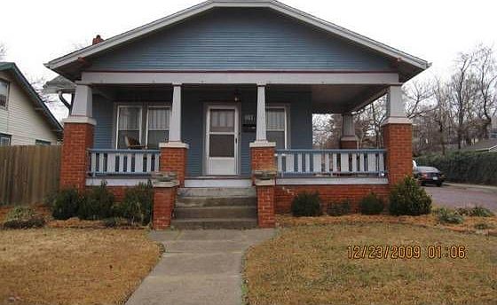 1st image of 402 N Rutan Ave