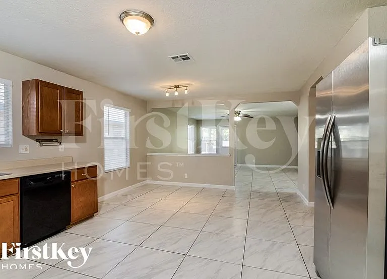 8019 Abbotts Pointe — Photo 4