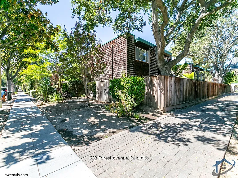 653 Forest Ave — Photo 20