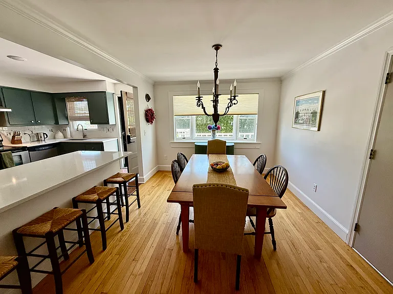 8 McCormick Rd — Photo 5