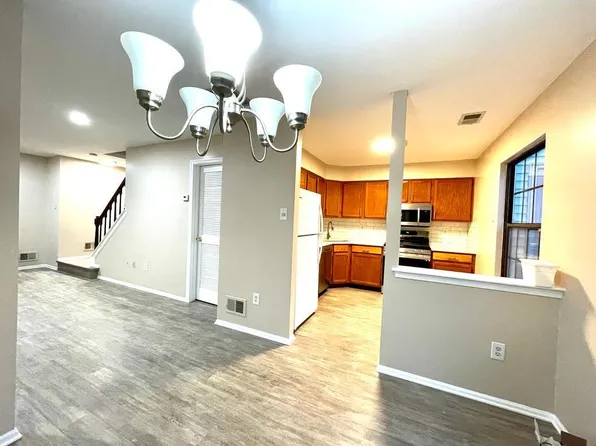 10 Chadwick Ct, Robbinsville, NJ 08691