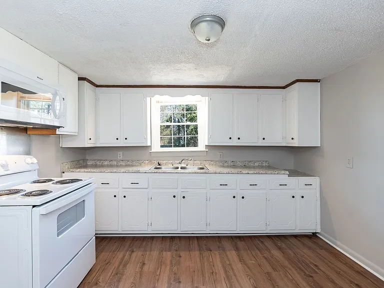 307 Olivia Ln — Photo 14