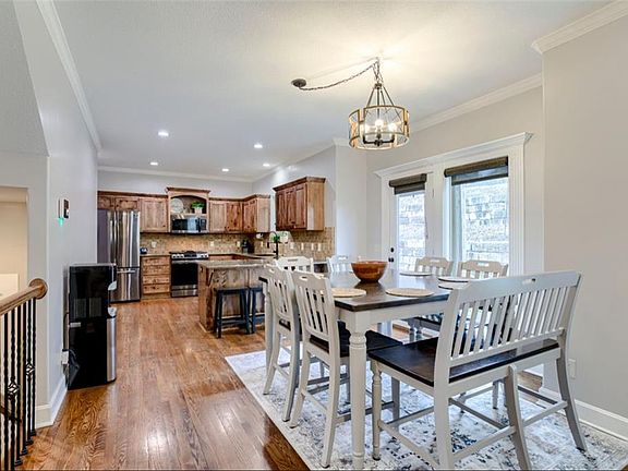 5th image of 1130 Redwood Pl