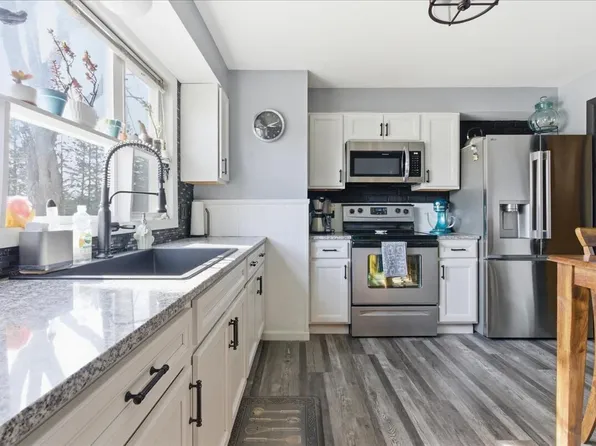 25 Lemay Avenue, Lewiston, ME 04240