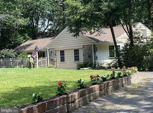 692 Whirlaway Dr, Warminster, PA 18974