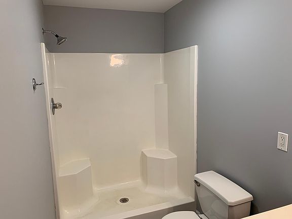 4th image of 1110 Emma Ct