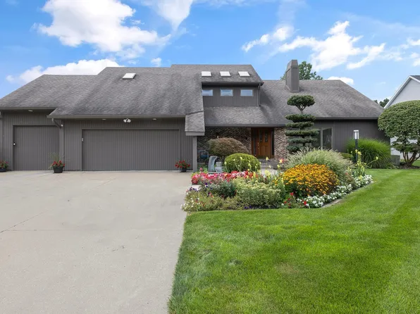 3449 Fox Chase Dr, Bristol, IN 46507