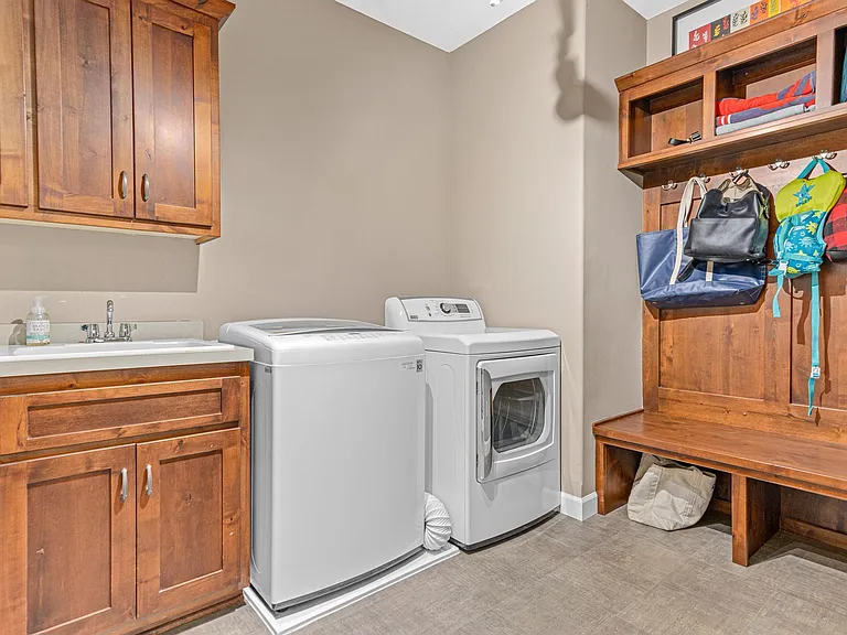 225 Paisley Ln — Photo 18
