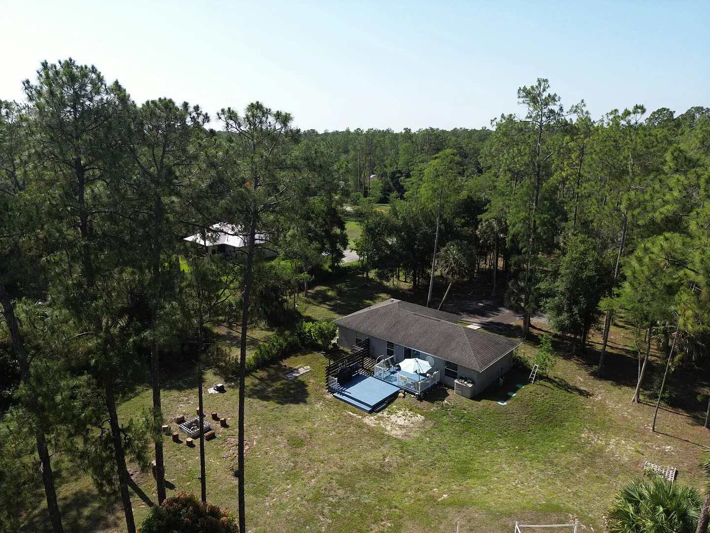 Nature Resort 3 Bedroom, Naples Estates 2 3/4 acres — Photo 4