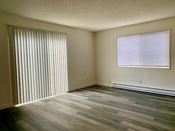 2nd image of 2275 NE Division St APT 5