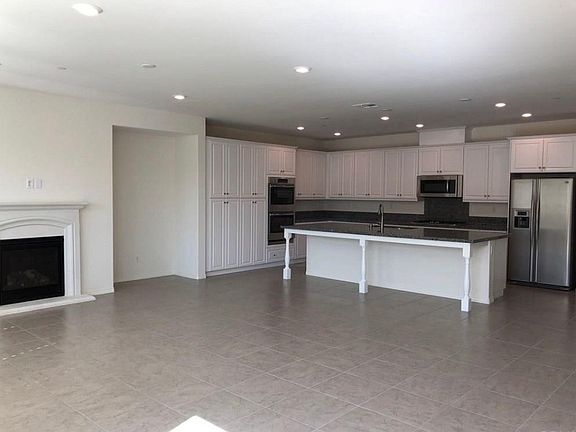 3rd image of 14851 Henry St