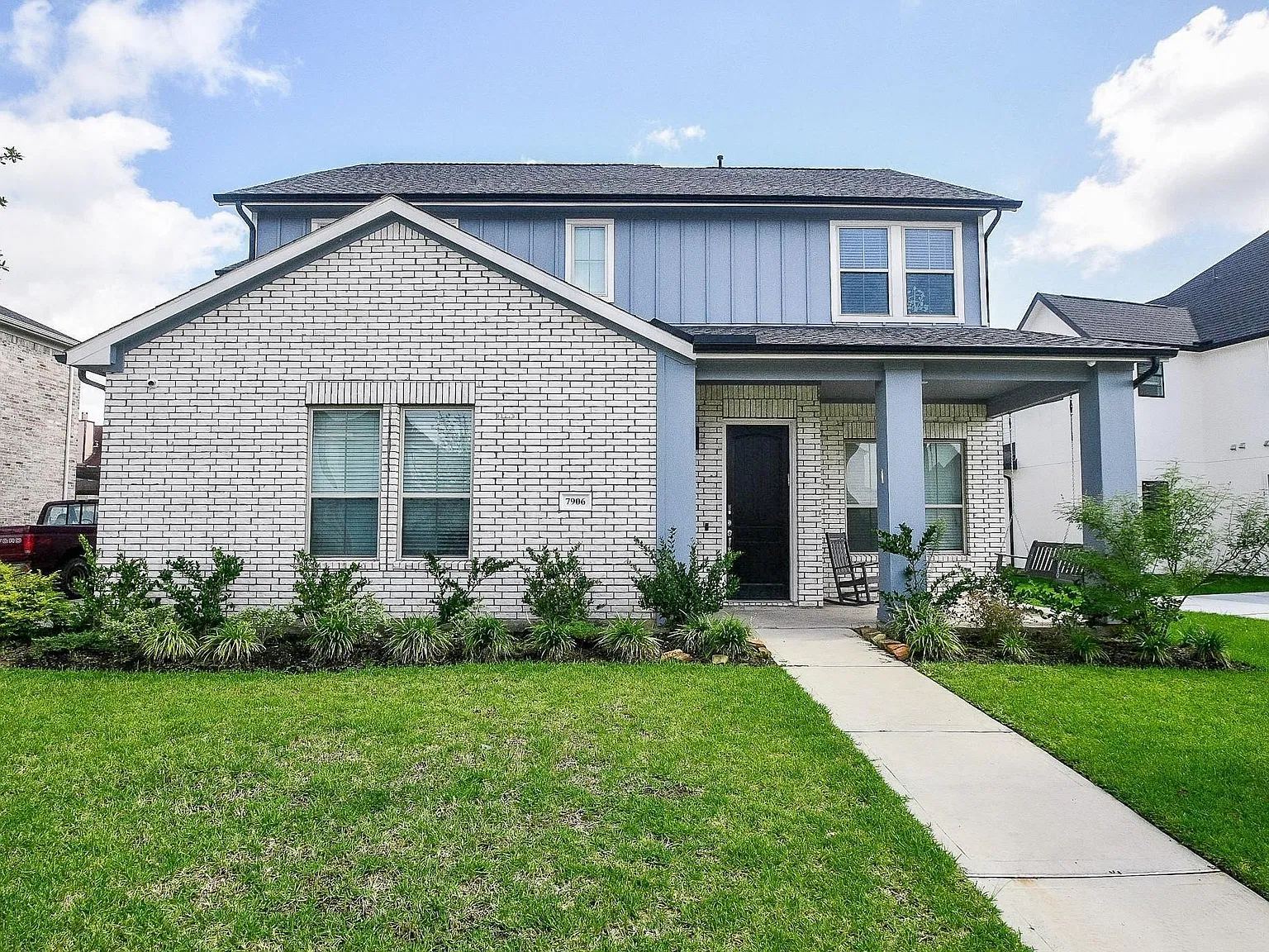 5 bed, 3.0 bath, 2892 sqft, $4,500 — Photo 1