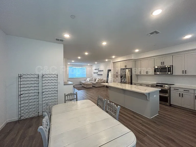 360 Pear Tree Ter #E — Photo 6
