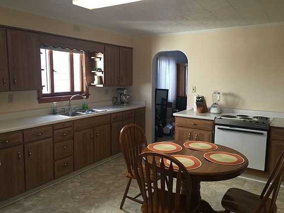 3rd image of 612 Welty St
