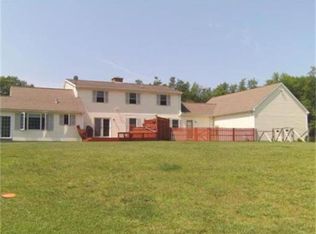 302 Greenwich Rd, Hardwick, MA 01037