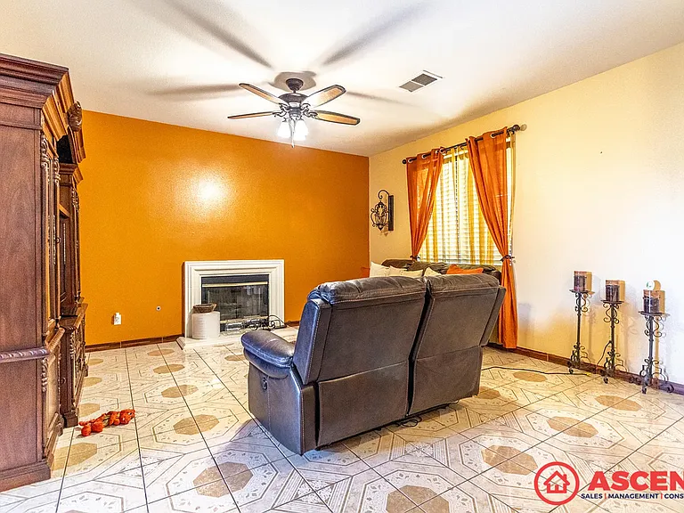 1810 Martinho Ave — Photo 7