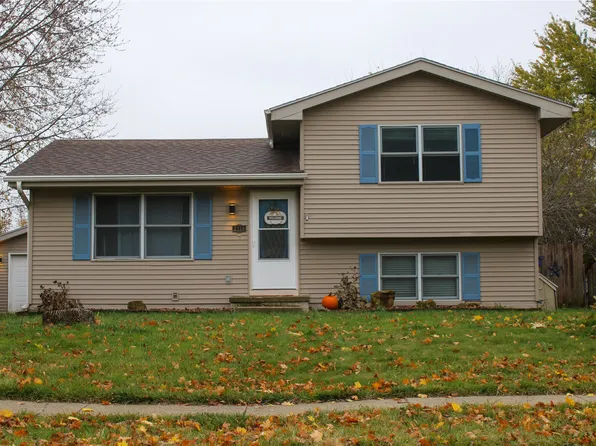 2114 Shady Lane Dr, Norwalk, IA 50211