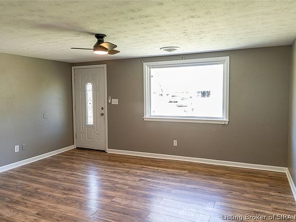 5th image of 205 S Sycamore