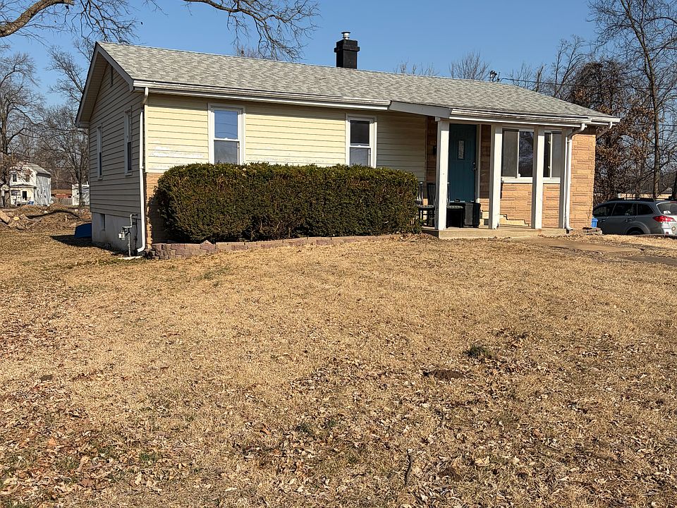 1st image of 920 Pyramid Dr