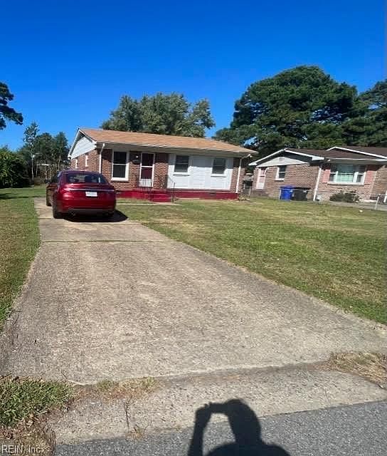 1st image of 818 Liston Ln