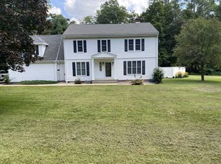 61 Arch St, Burlington, CT 06013