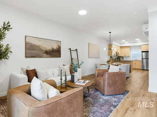 7540 W Swain Ln, Garden City, ID 83714