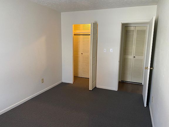 4th image of 109 N Sale St