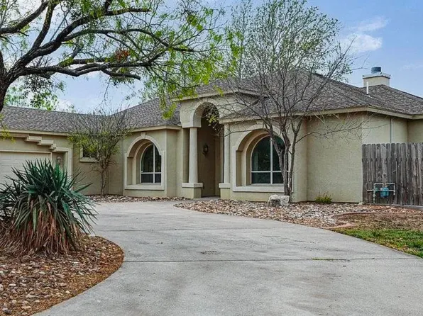 402 Far Hills Dr, Del Rio, TX 78840