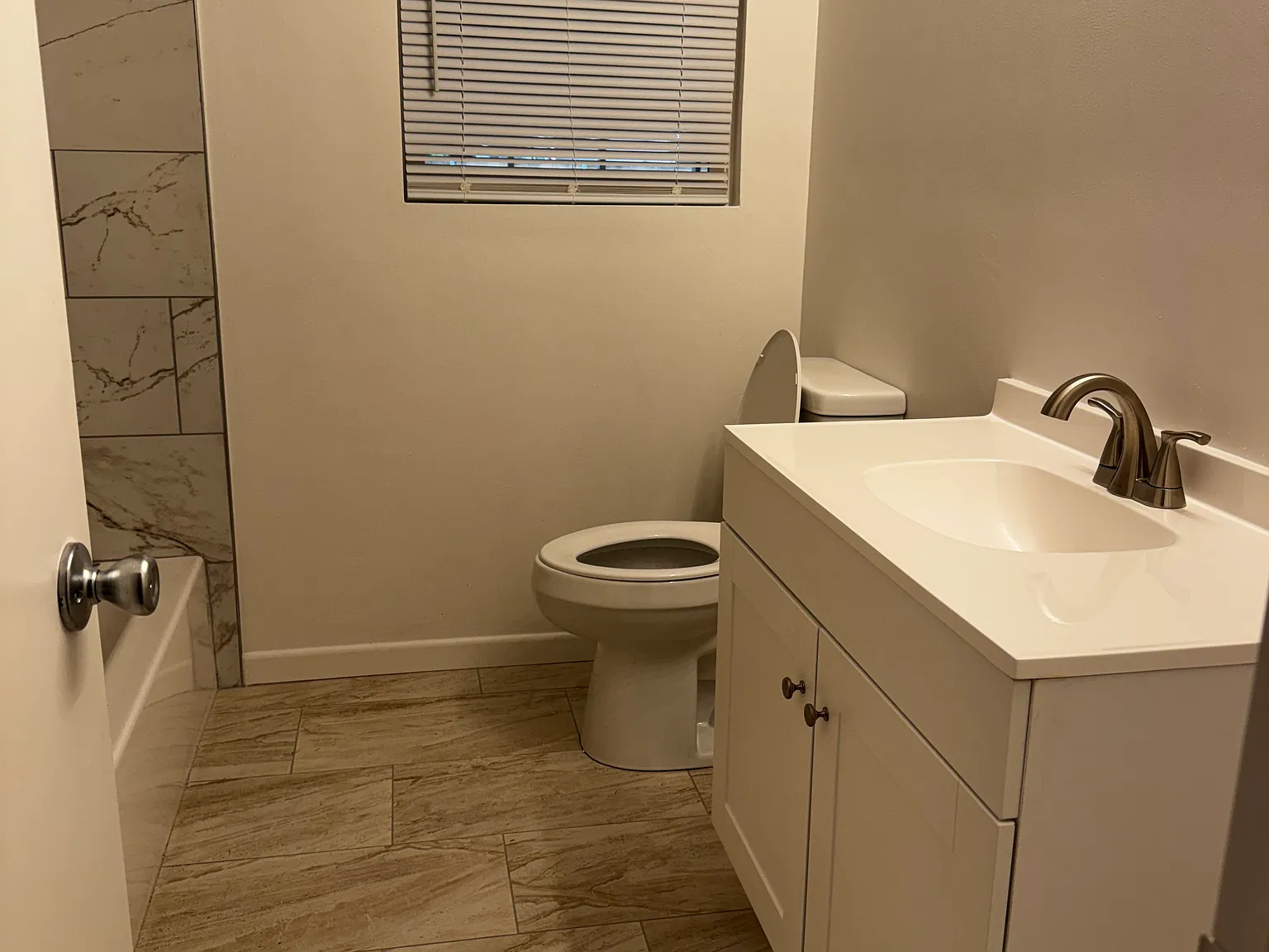 3 bed, 1002 sqft, $1,595 — Photo 2