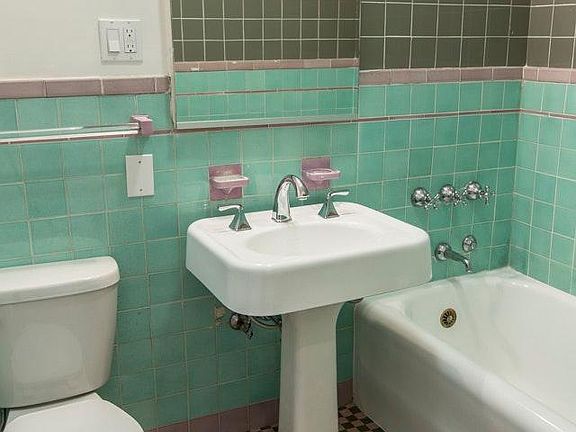 5th image of 130 Frederick St APT 105