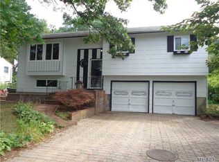 35 Ruland Rd, Selden, NY 11784