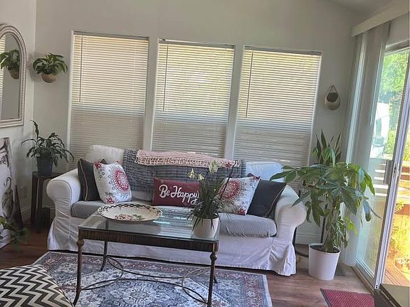 4th image of 22900 Sylvan Way #6