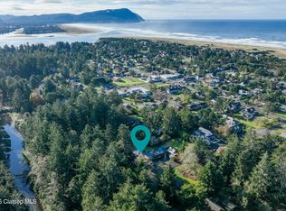 735 3rd St, Astoria, OR 97103