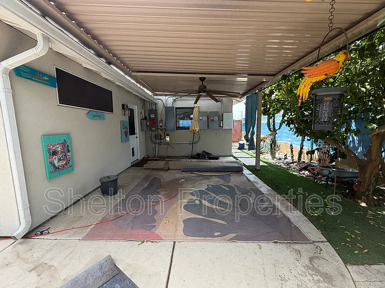 2514 E Fairmount Ave — Photo 26