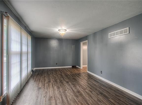 3rd image of 8130 E 133rd Ter