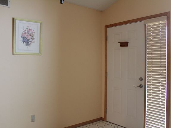Entry way/Front door