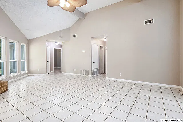 4 bed, 2.0 bath, 1315 sqft, $2,200 — Photo 4